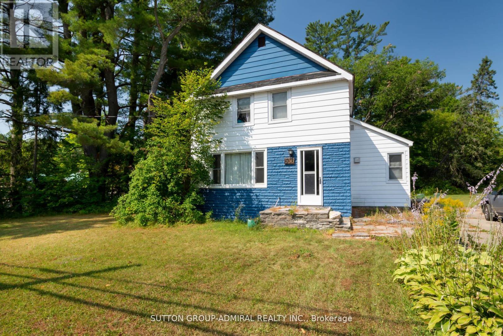 Detached at 3 - 536 MUSKOKA ROAD 3 N, Huntsville