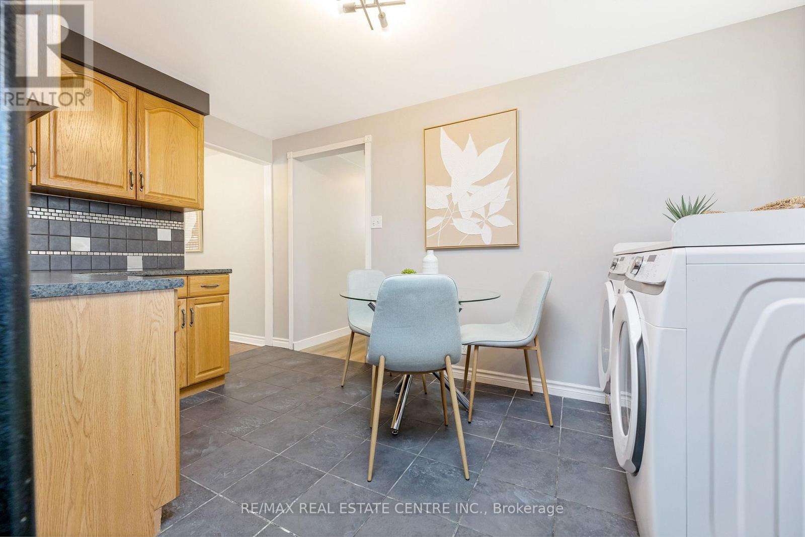 Detached at 12 SELKIRK COURT, Kitchener