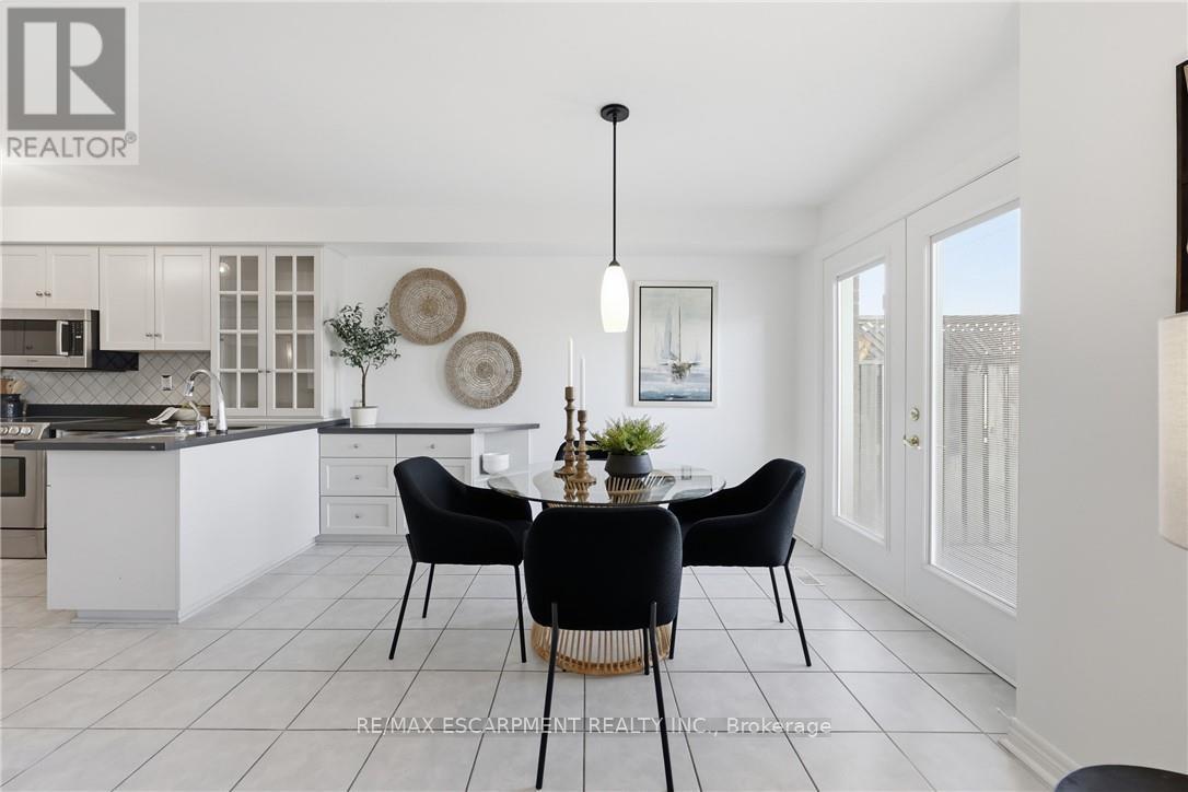 Townhouse at 6 - 85 EDGEWATER DRIVE, Hamilton