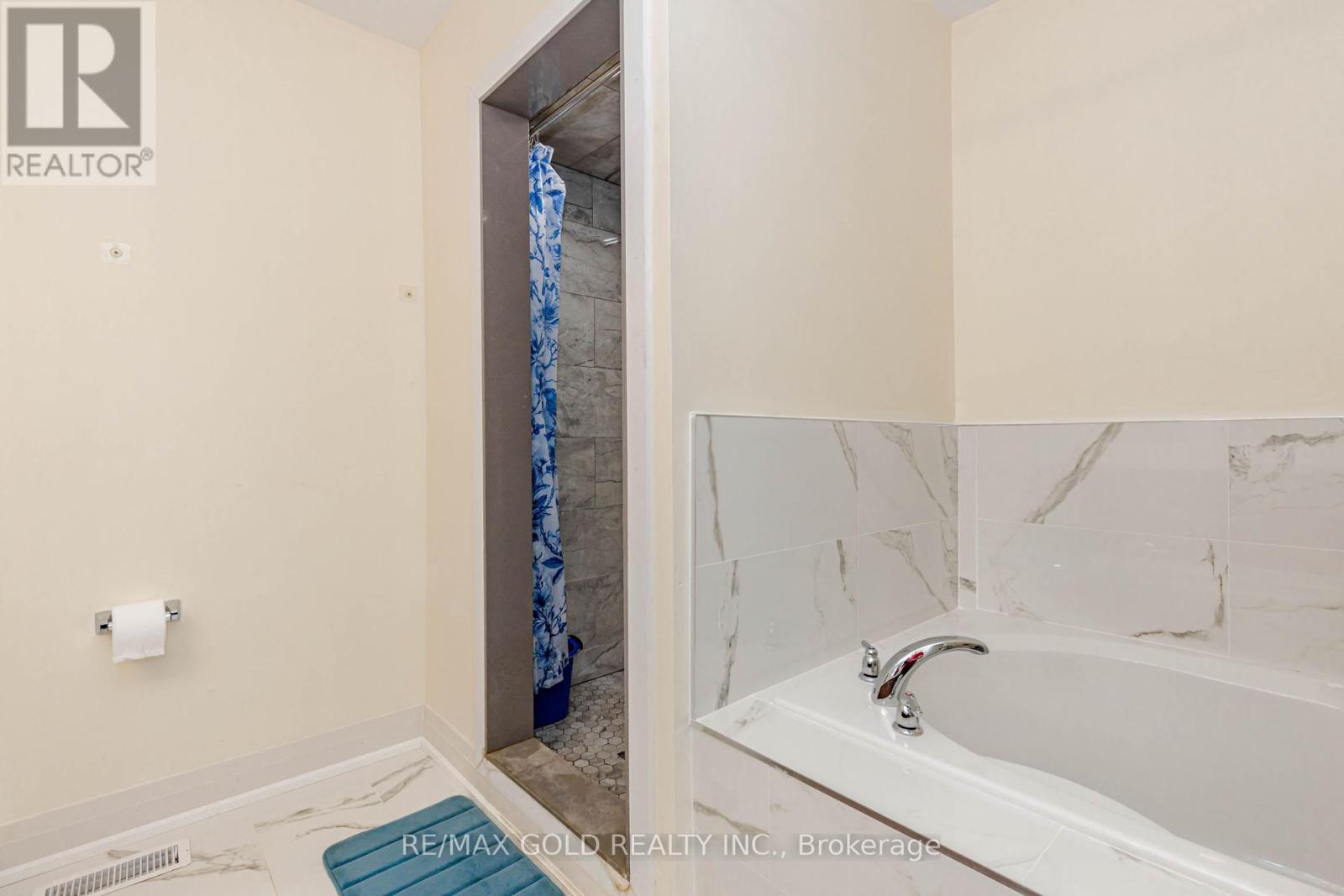 Detached at 9 BURGESS CRESCENT, Brantford