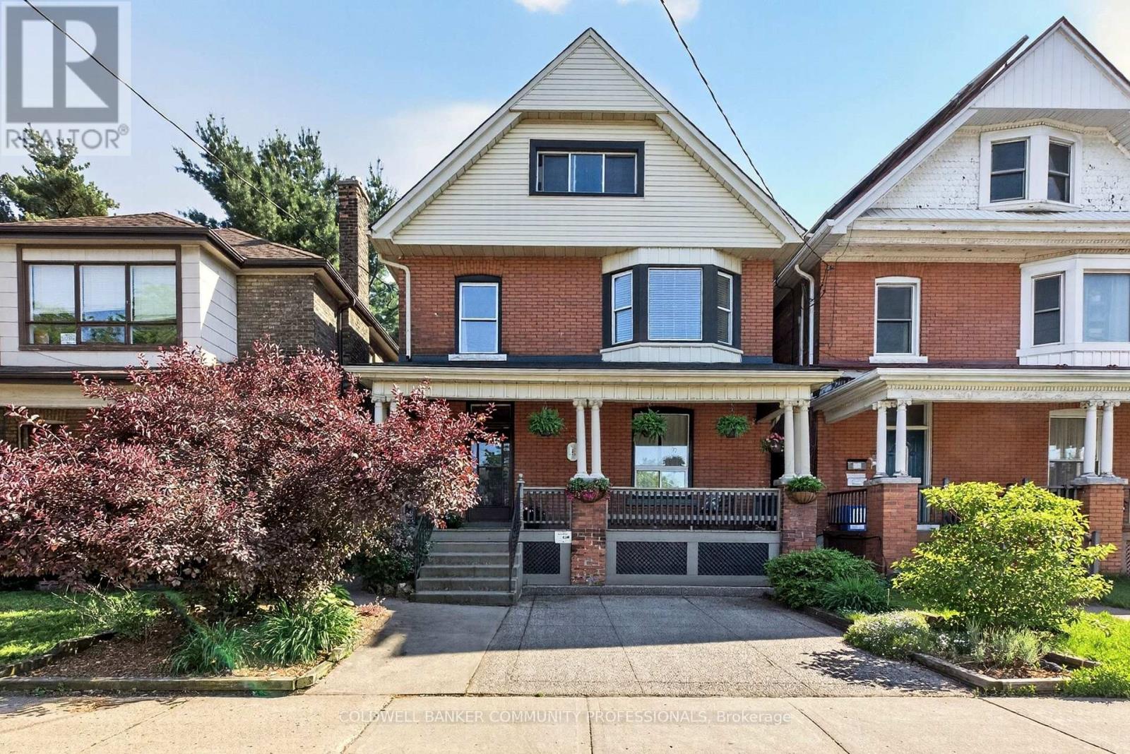 Detached at 68 DELAWARE AVENUE, Hamilton (St. Clair)