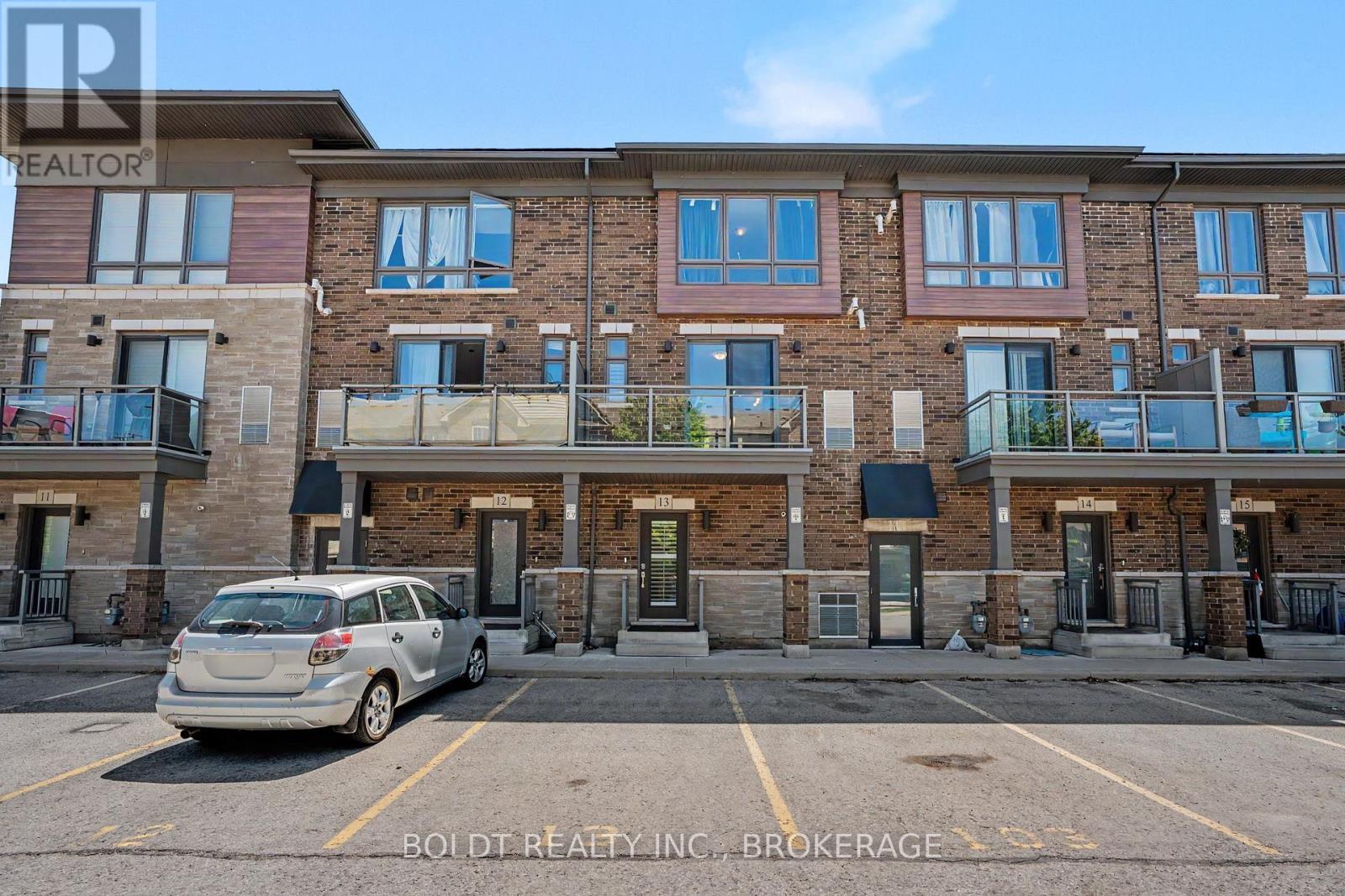 Townhouse at 13 - 510 NORTH SERVICE ROAD, Grimsby (Grimsby Beach)