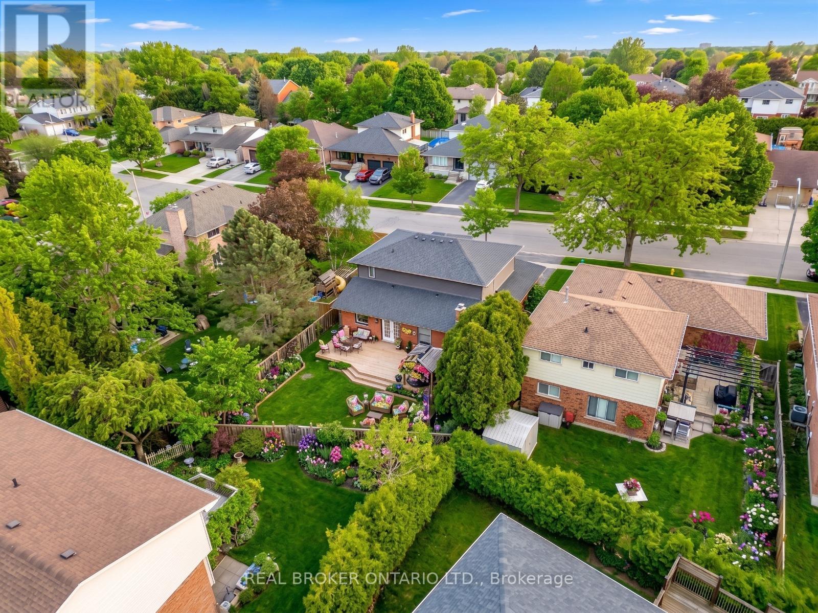 Detached at 52 BECKETT DRIVE, Brantford
