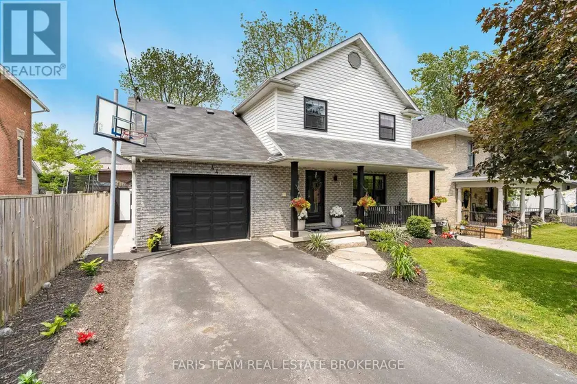 Detached at 44 REGENT STREET, Kawartha Lakes