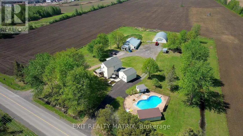 Detached at 912 EADIE ROAD, Russell