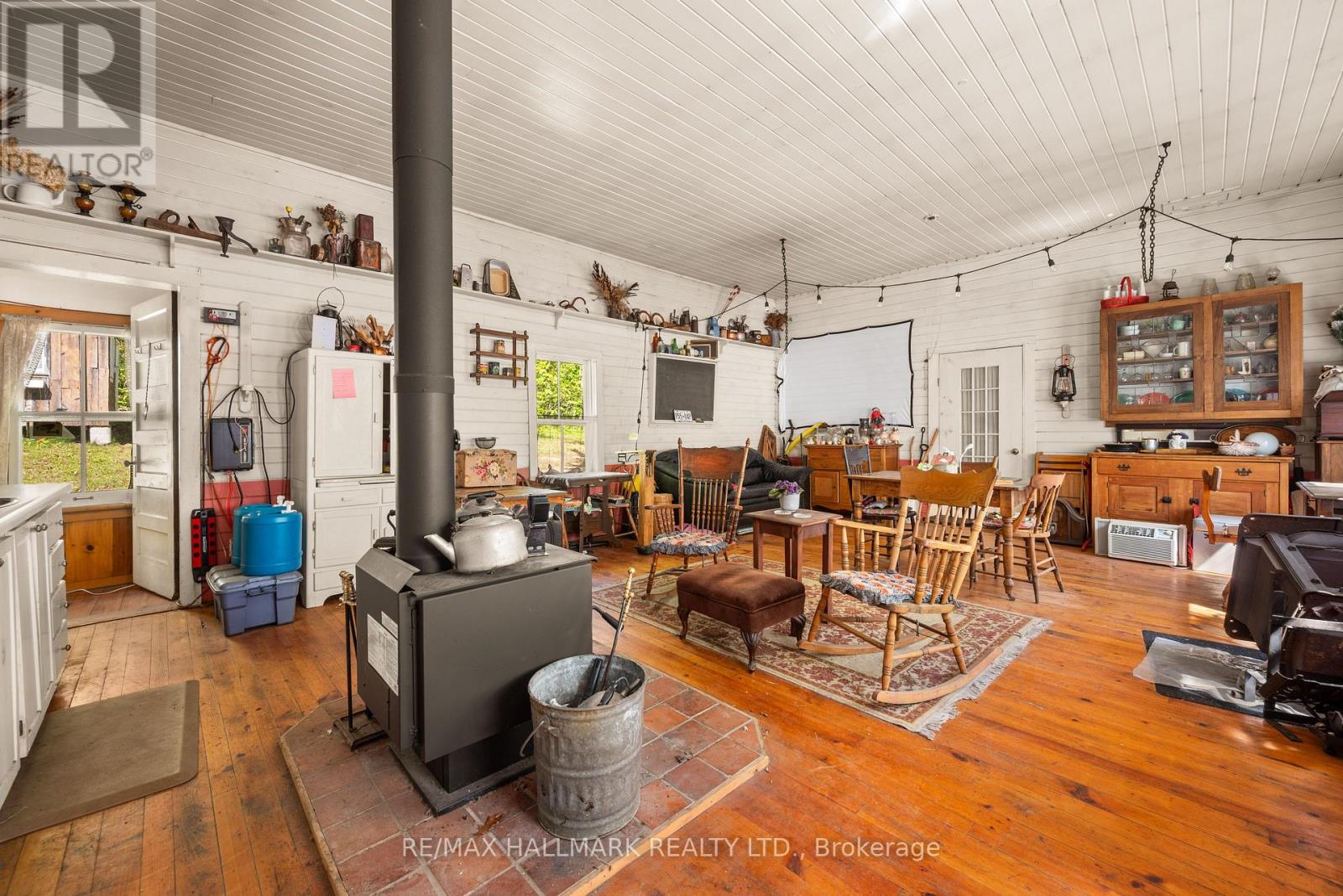 Detached at 1005 LEARNERS LANE, Minden Hills