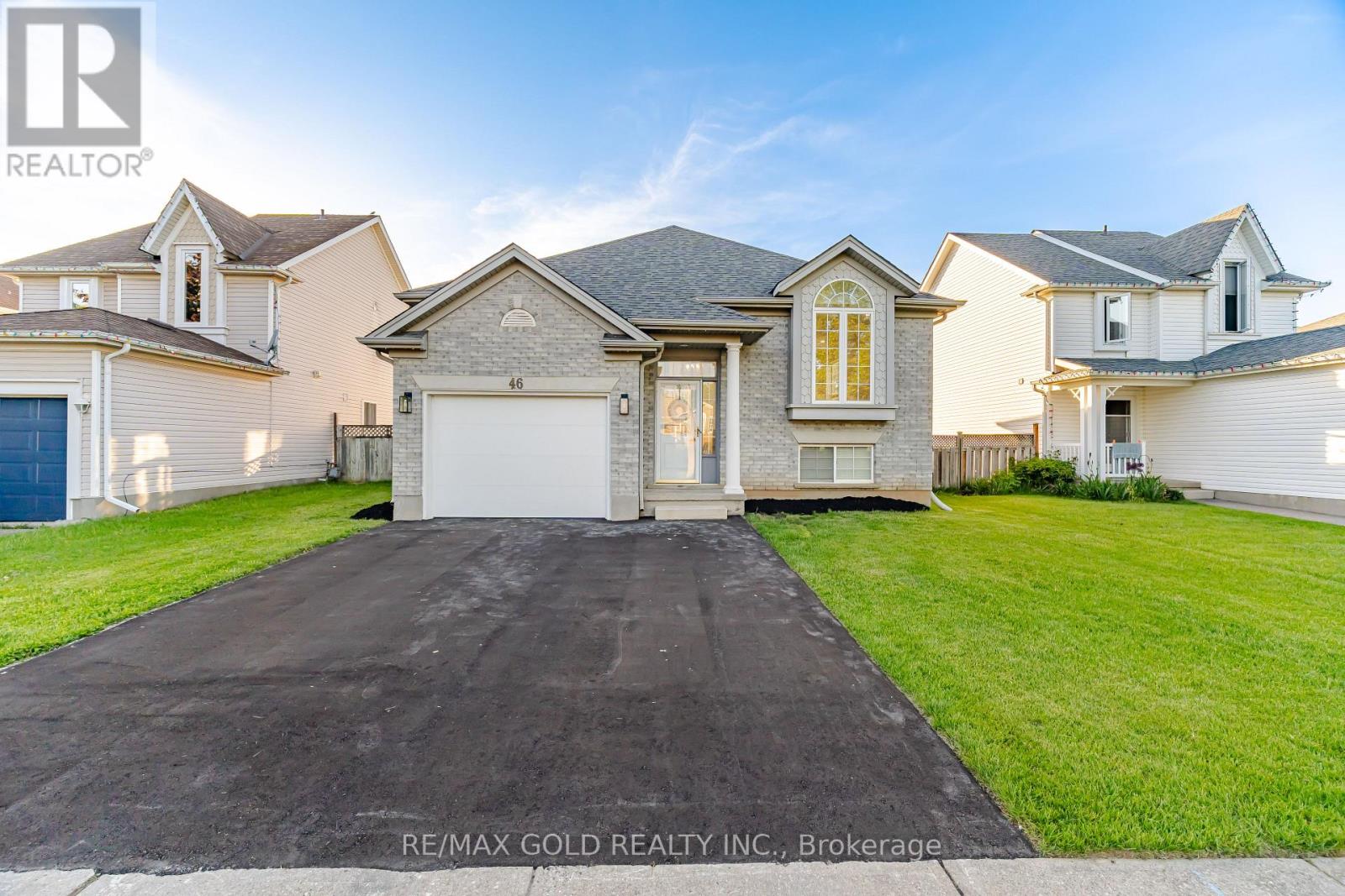 Detached at 46 CASHEL CRESCENT, Brantford