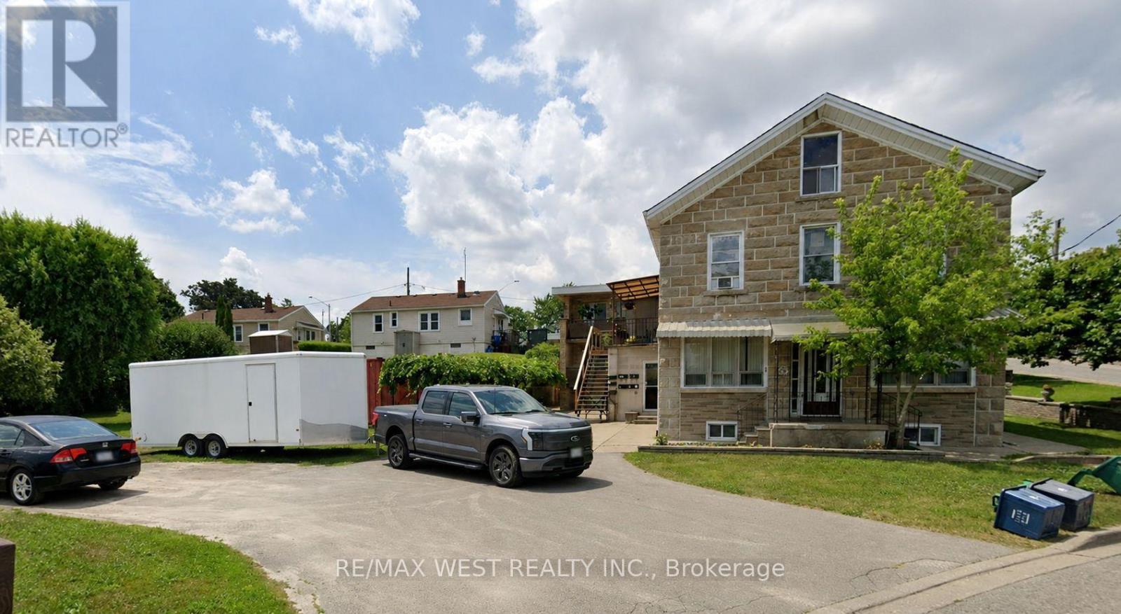 Multiplex at 55 JOHN STREET, Thorold