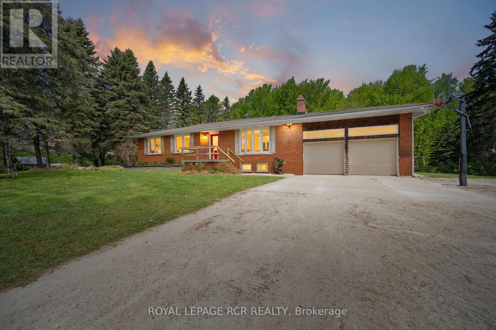 Detached at 426079 25 SIDE ROAD, Mono