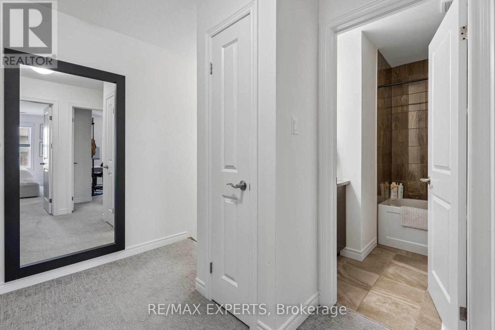 Townhouse at 4 GROOM LANE, Hamilton