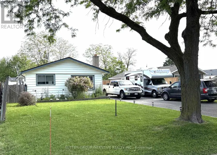 Detached at 5 LANARK CRESCENT, St. Catharines (Carlton/Bunting)