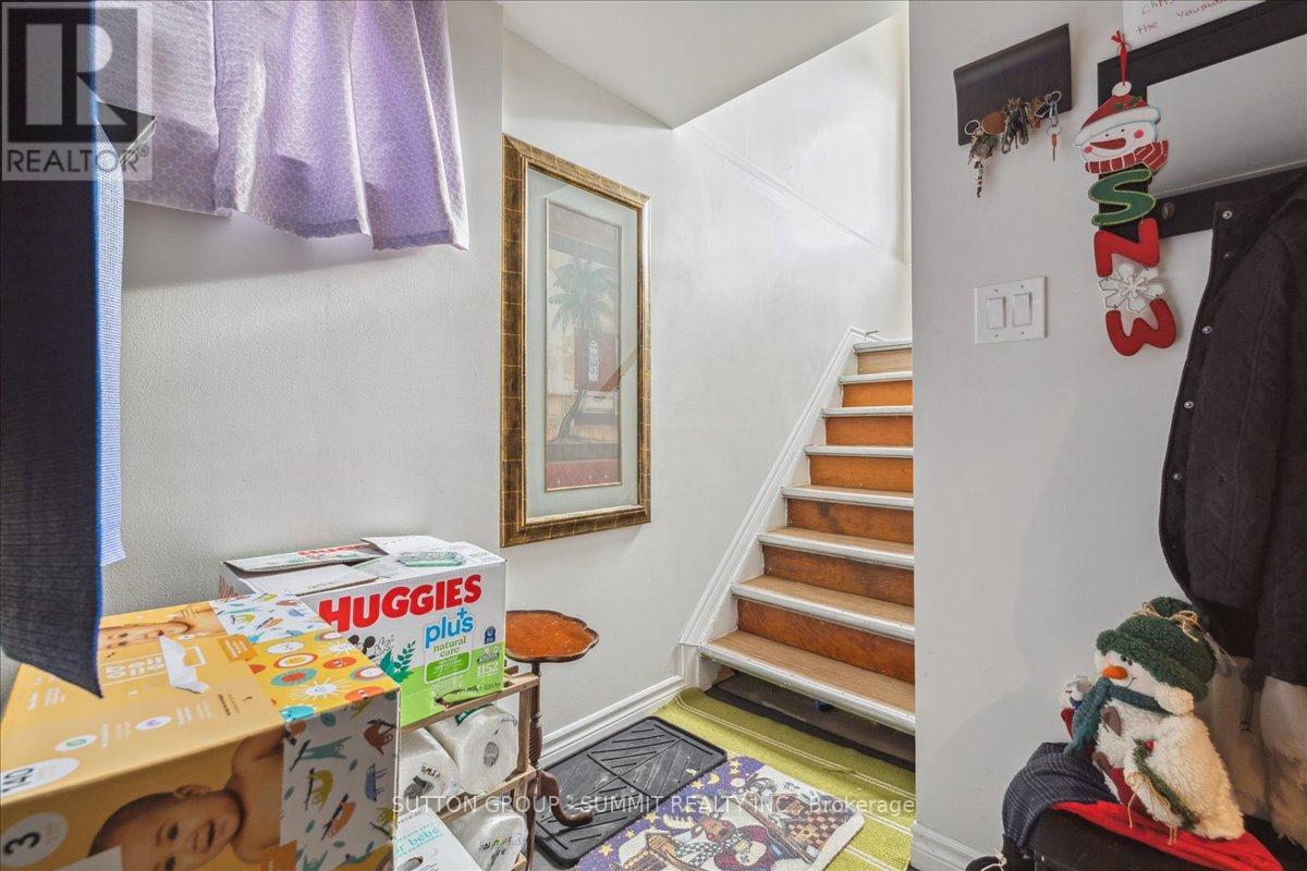 Detached at UPPER - 9 GRENADIER DRIVE, Hamilton