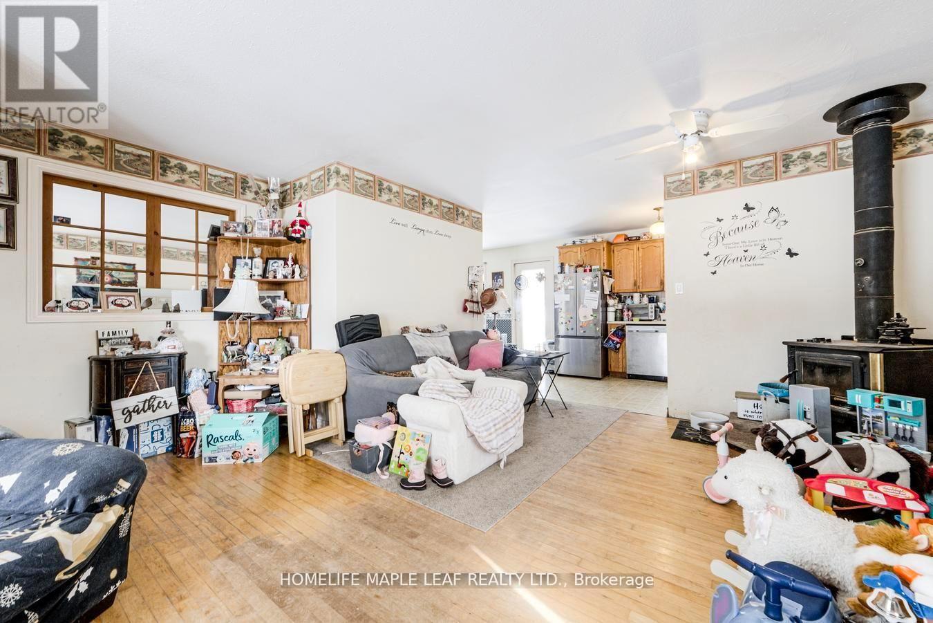Detached at 935545 AIRPORT ROAD, Mono