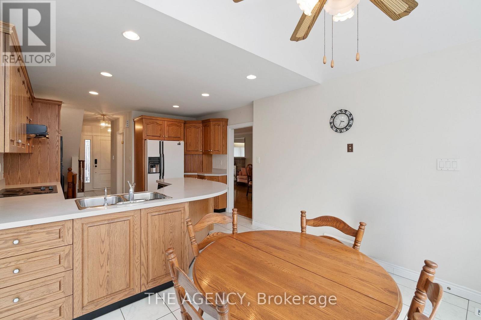 Detached at 36 BUCKINGHAM DRIVE, Hamilton