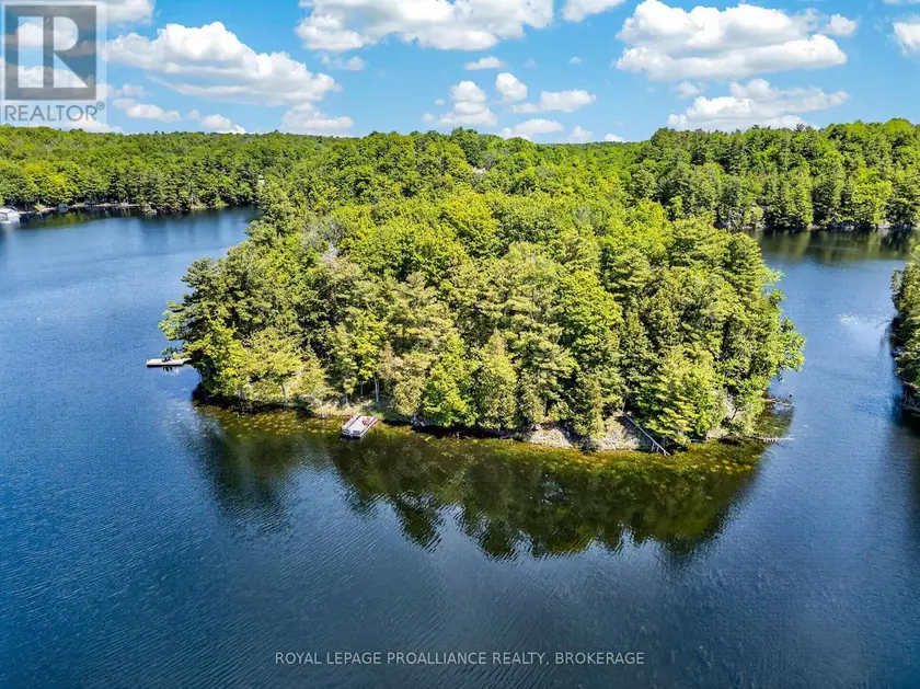 Detached at 1147 SHADOW LANE, Frontenac