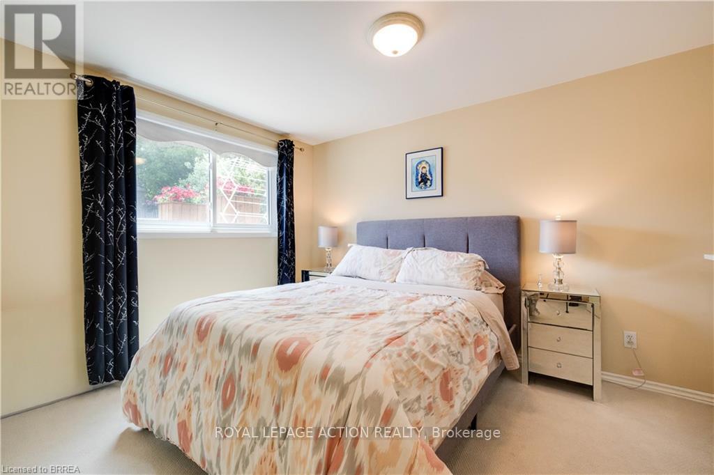 Detached at 60 WOODLAWN AVENUE, Brantford