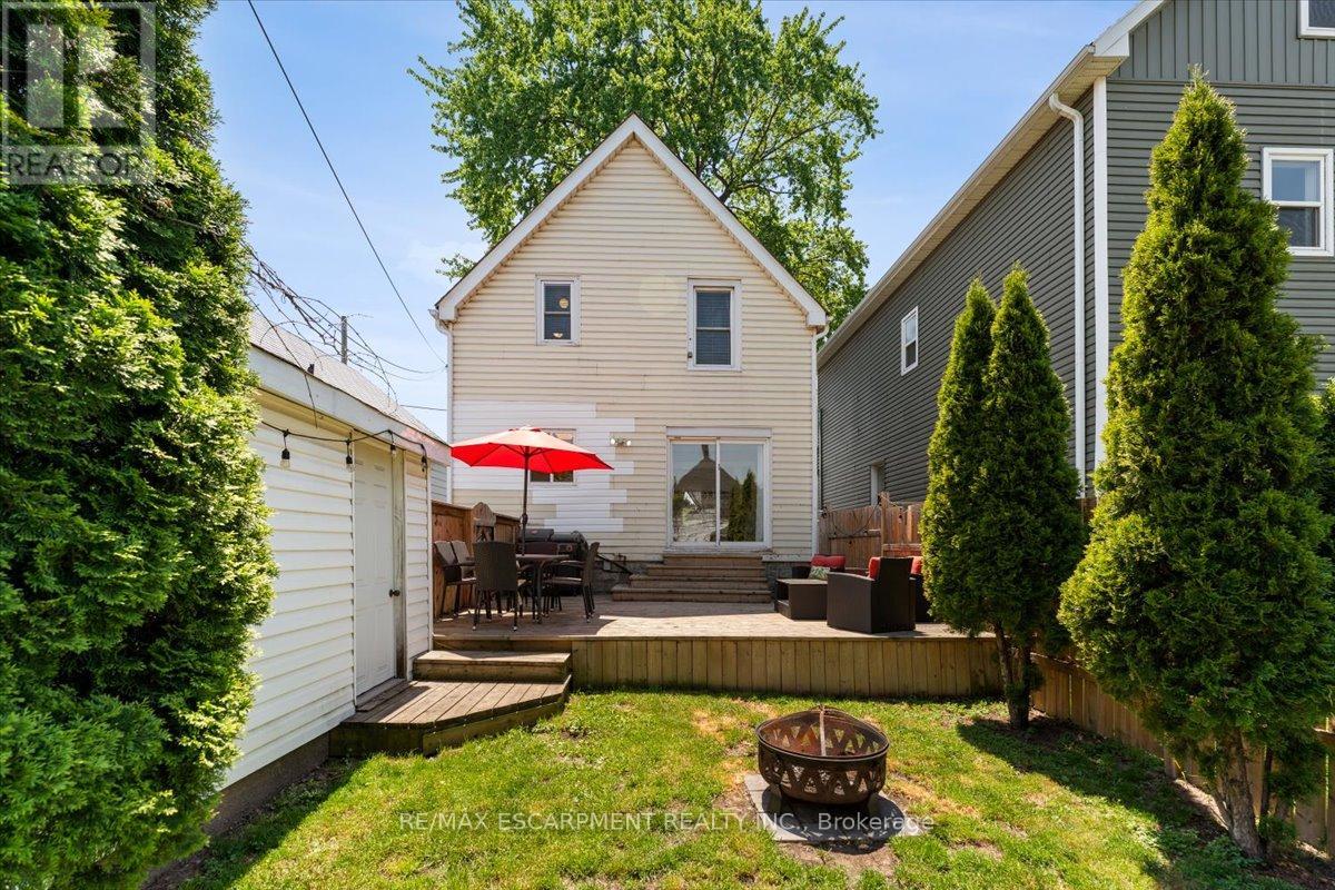 Detached at 17 CRAIGMILLER AVENUE, Hamilton