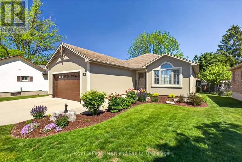 Detached at 86 HURON STREET W, South Huron