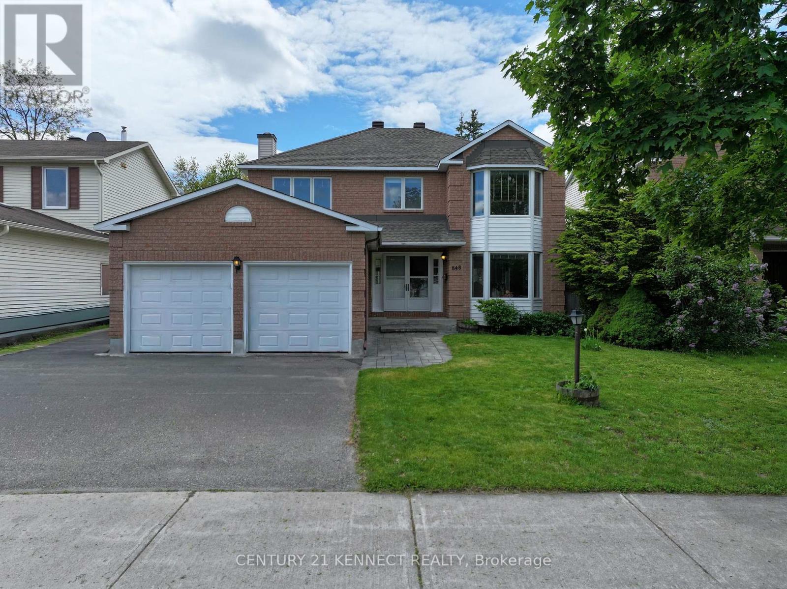 Detached at 848 FAIRLAWN AVENUE, Ottawa
