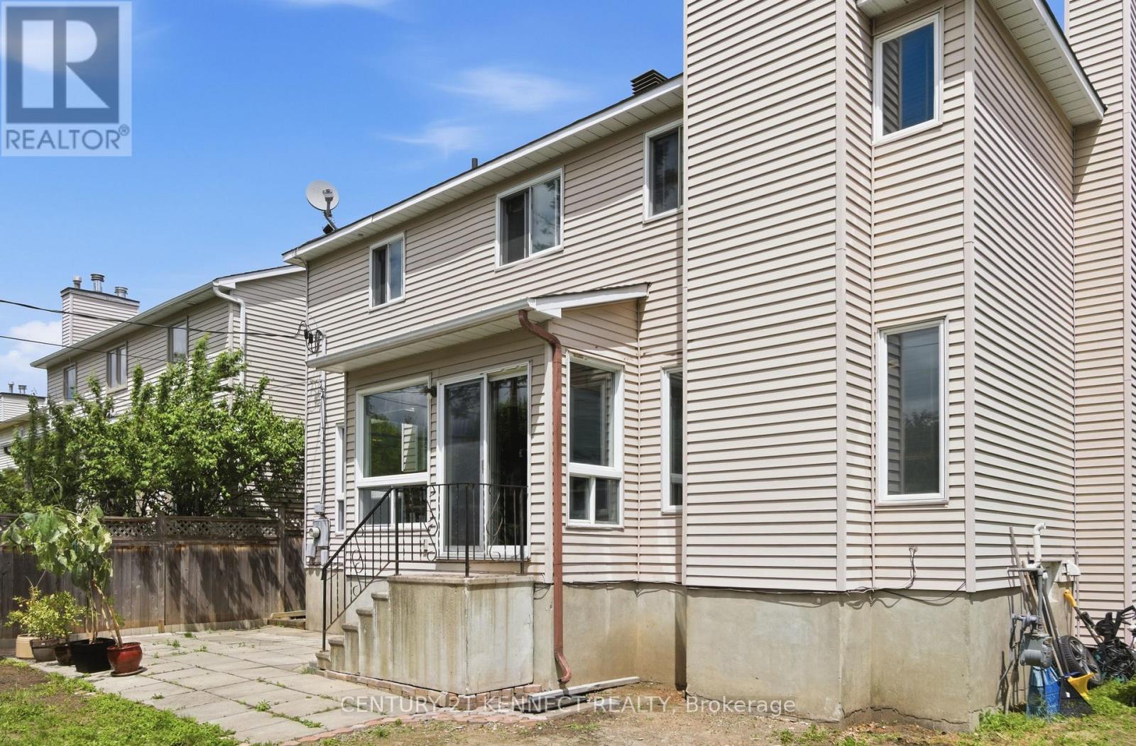 Detached at 848 FAIRLAWN AVENUE, Ottawa