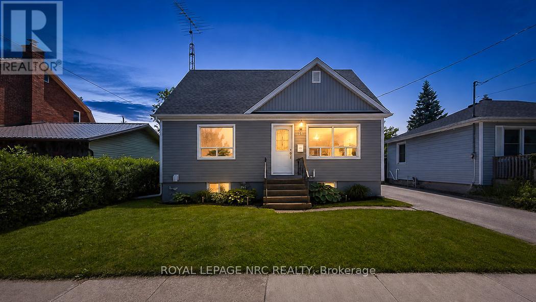 Detached at 14 OAKWOOD AVENUE, St. Catharines (Secord Woods)