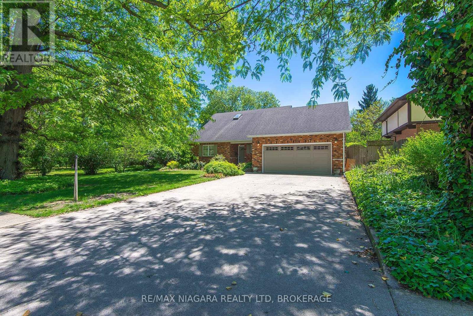 Detached at 6254 GORE STREET, Niagara Falls (Stamford)