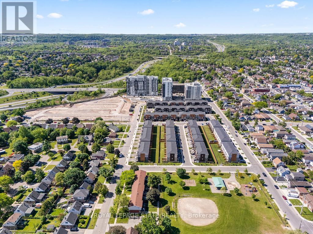 Townhouse at 40 RADISON LANE, Hamilton