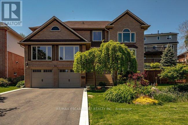 Detached at 38 SUNDROP COURT, Hamilton