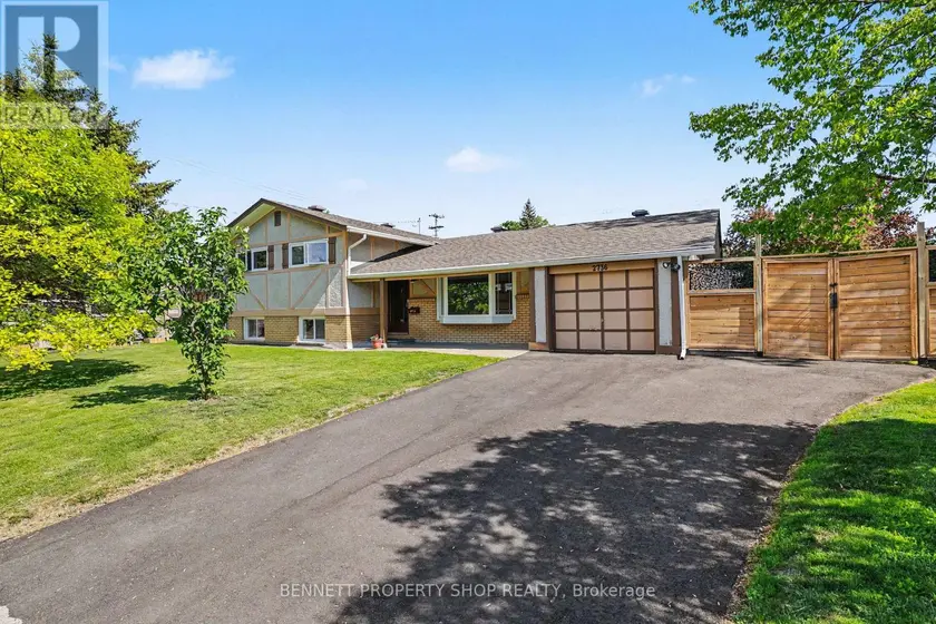 Detached at 2736 STONE CRESCENT, Ottawa