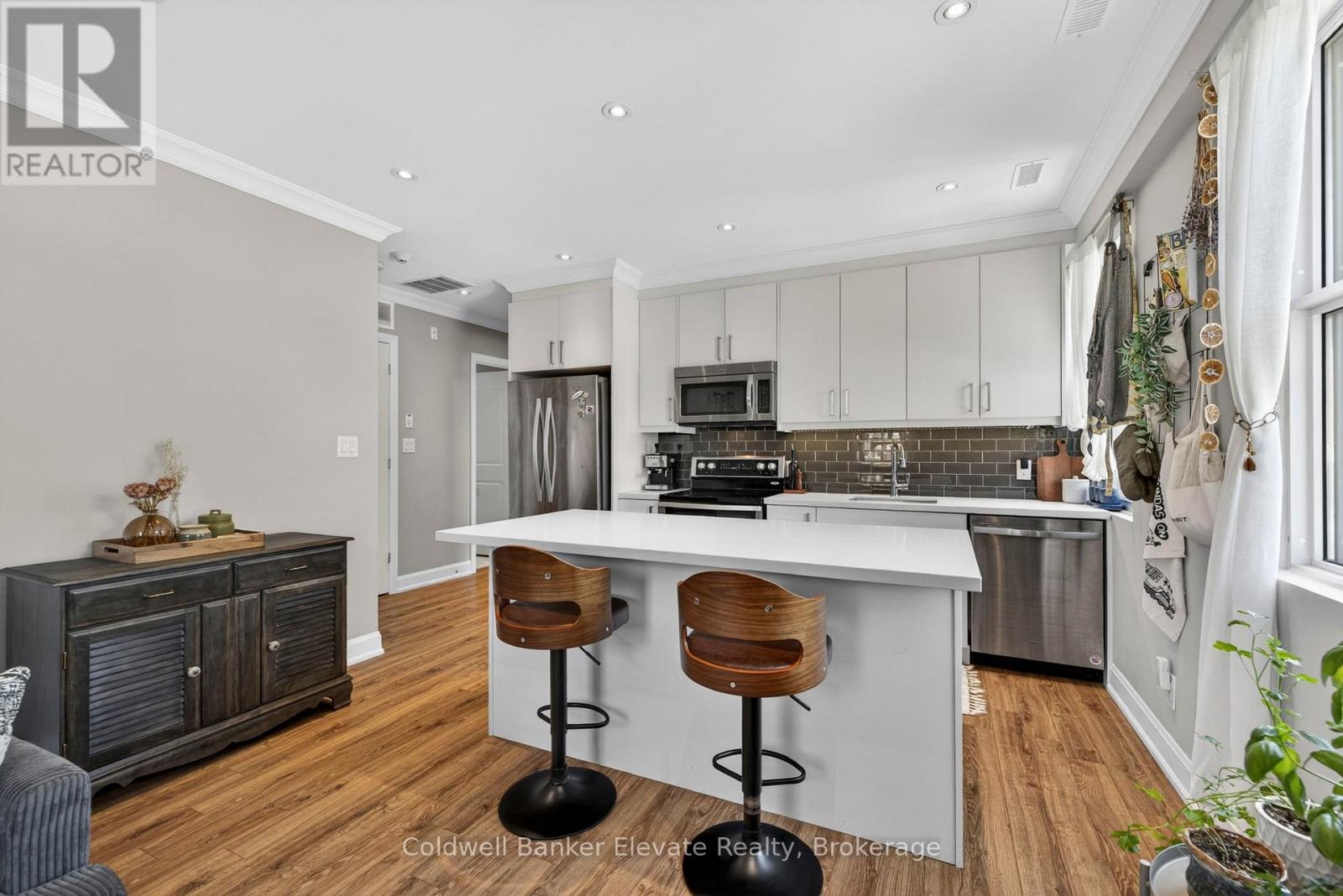 Apartment at 205 - 2 KING STREET W, Hamilton