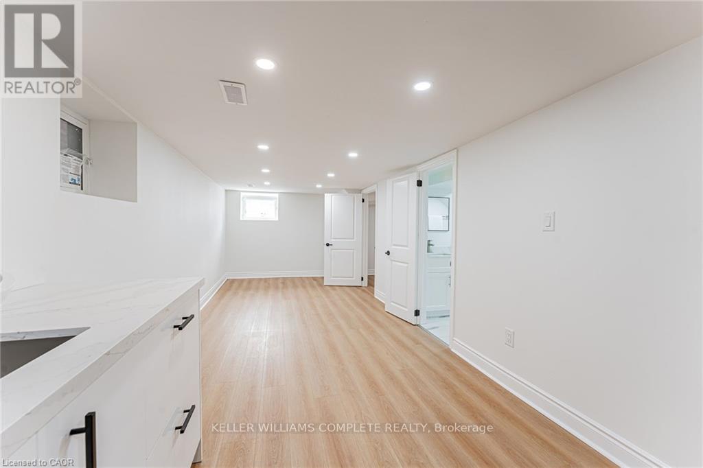 Multiplex at 2 - 15 BARNESDALE AVENUE N, Hamilton