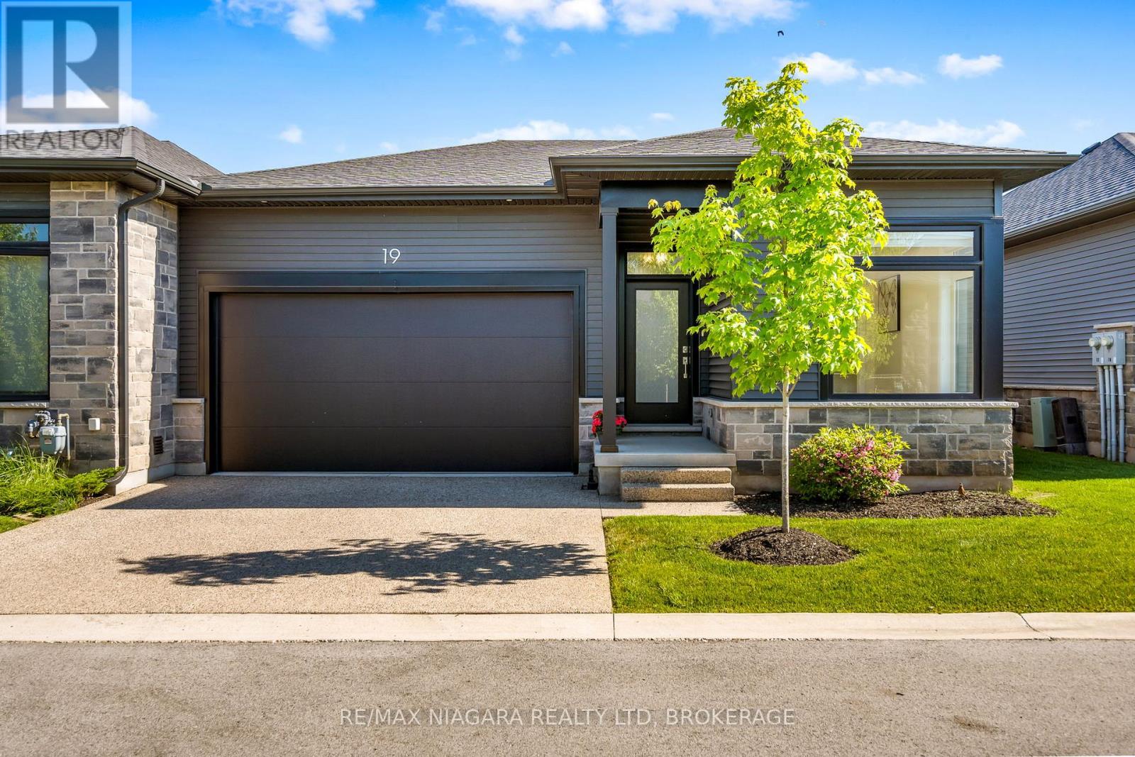 Townhouse at 19 - 8974 WILLOUGHBY DRIVE, Niagara Falls (Chippawa)