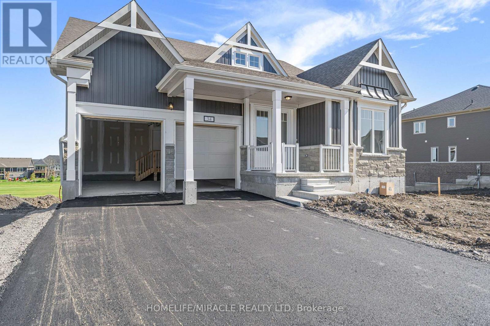 Detached at 34 ROYAL OAK CRESCENT, Loyalist
