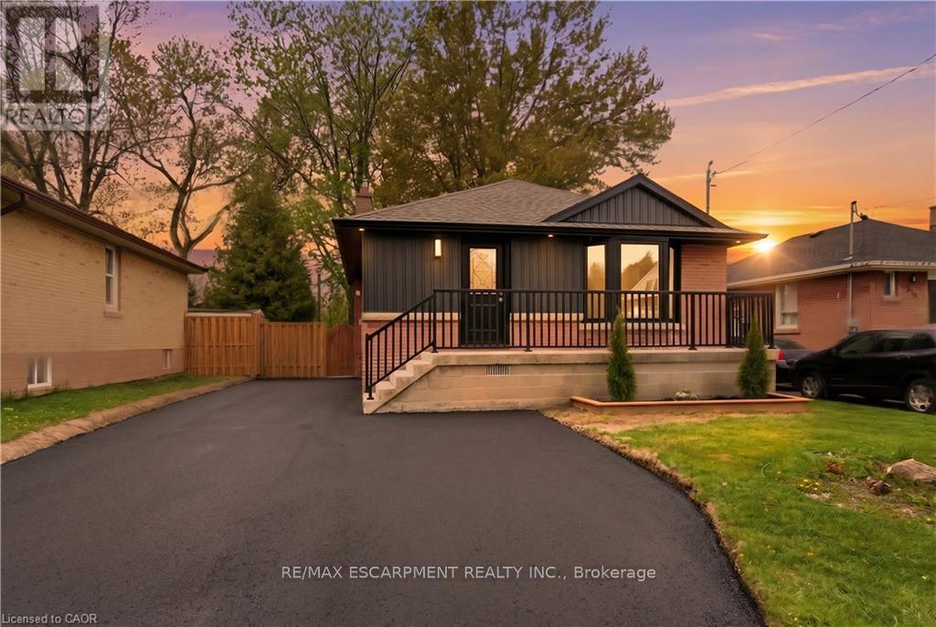 Detached at 374 EAST 13TH STREET, Hamilton