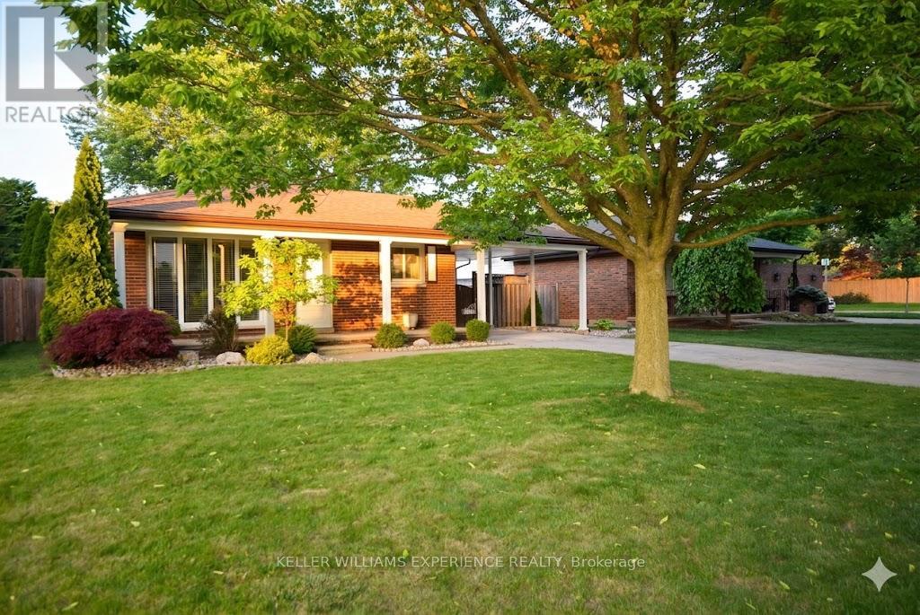 Detached at 1290 JANISSE DRIVE, Windsor