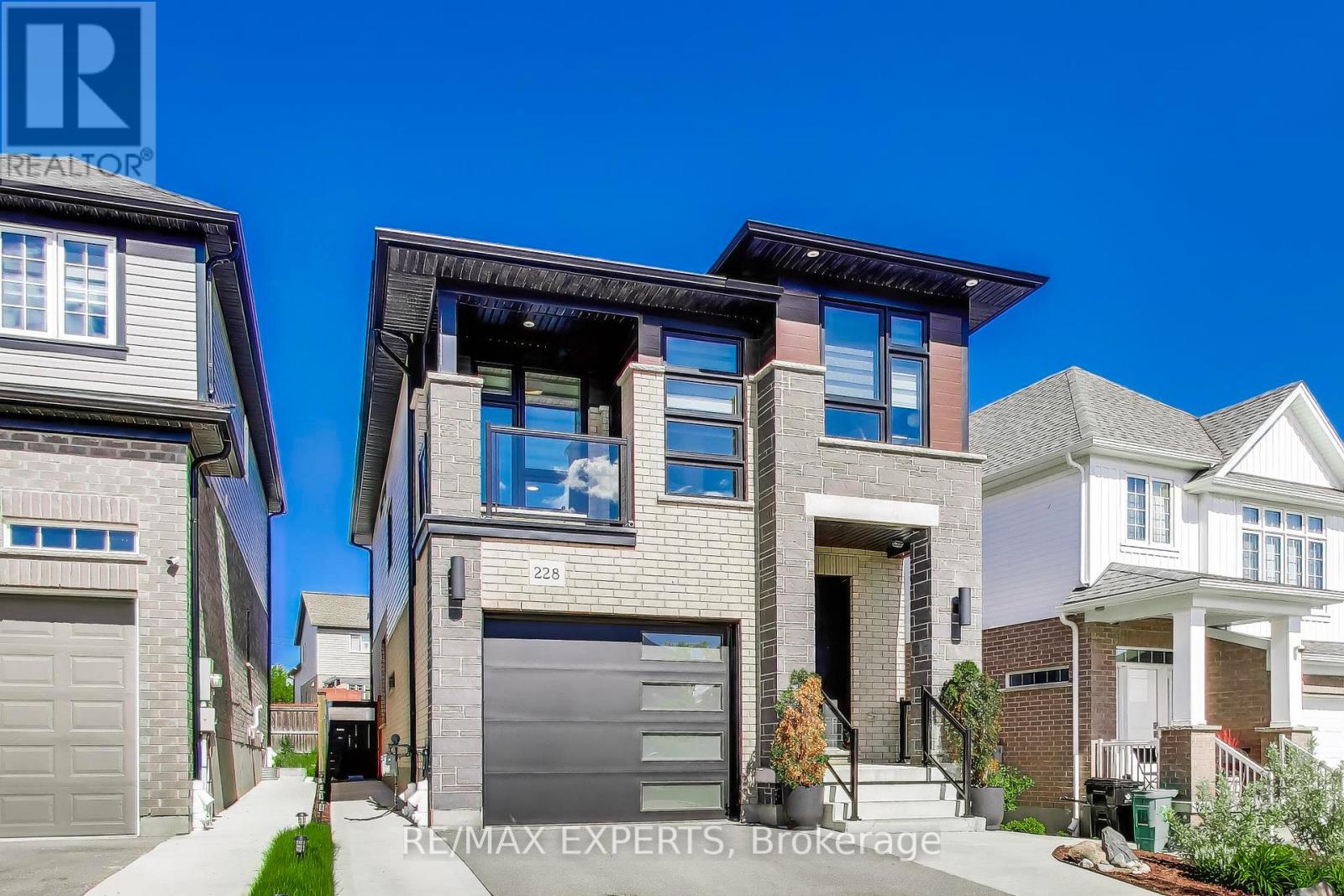 Detached at 228 WOODBINE AVENUE, Kitchener
