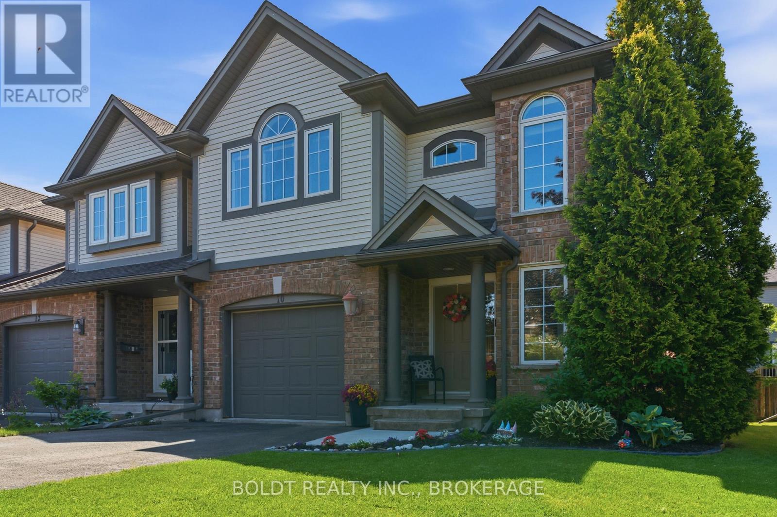 Semi-Detached/Link at 10 FLYNN COURT, St. Catharines