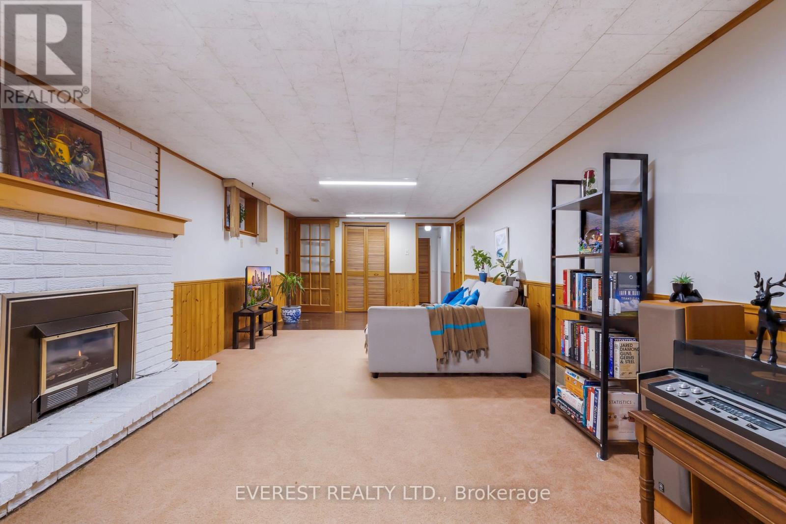 Detached at 27 LAVINA CRESCENT, Hamilton