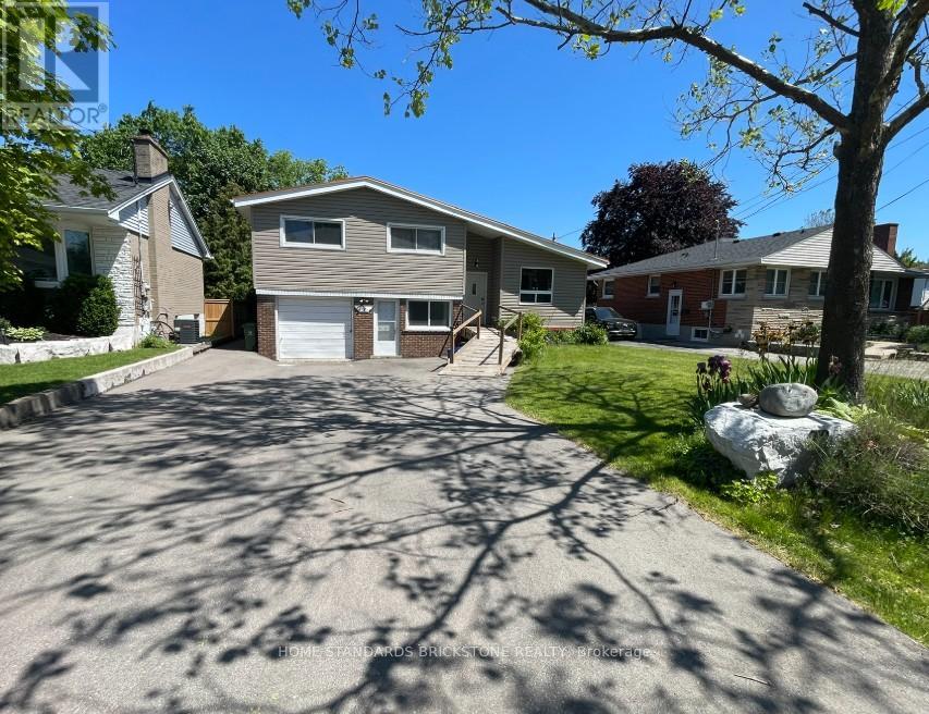 Detached at 72 MOUNTAIN AVENUE N, Hamilton (Stoney Creek)