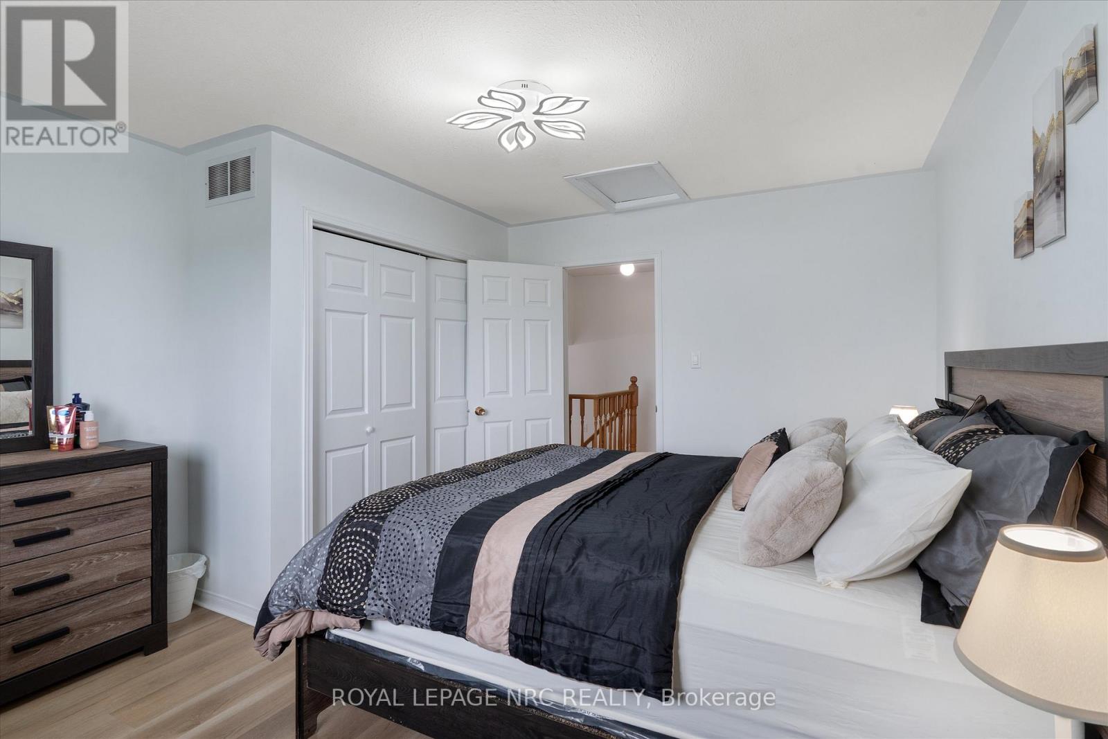 Semi-Detached/Link at 147 ST. LAWRENCE DRIVE, Welland