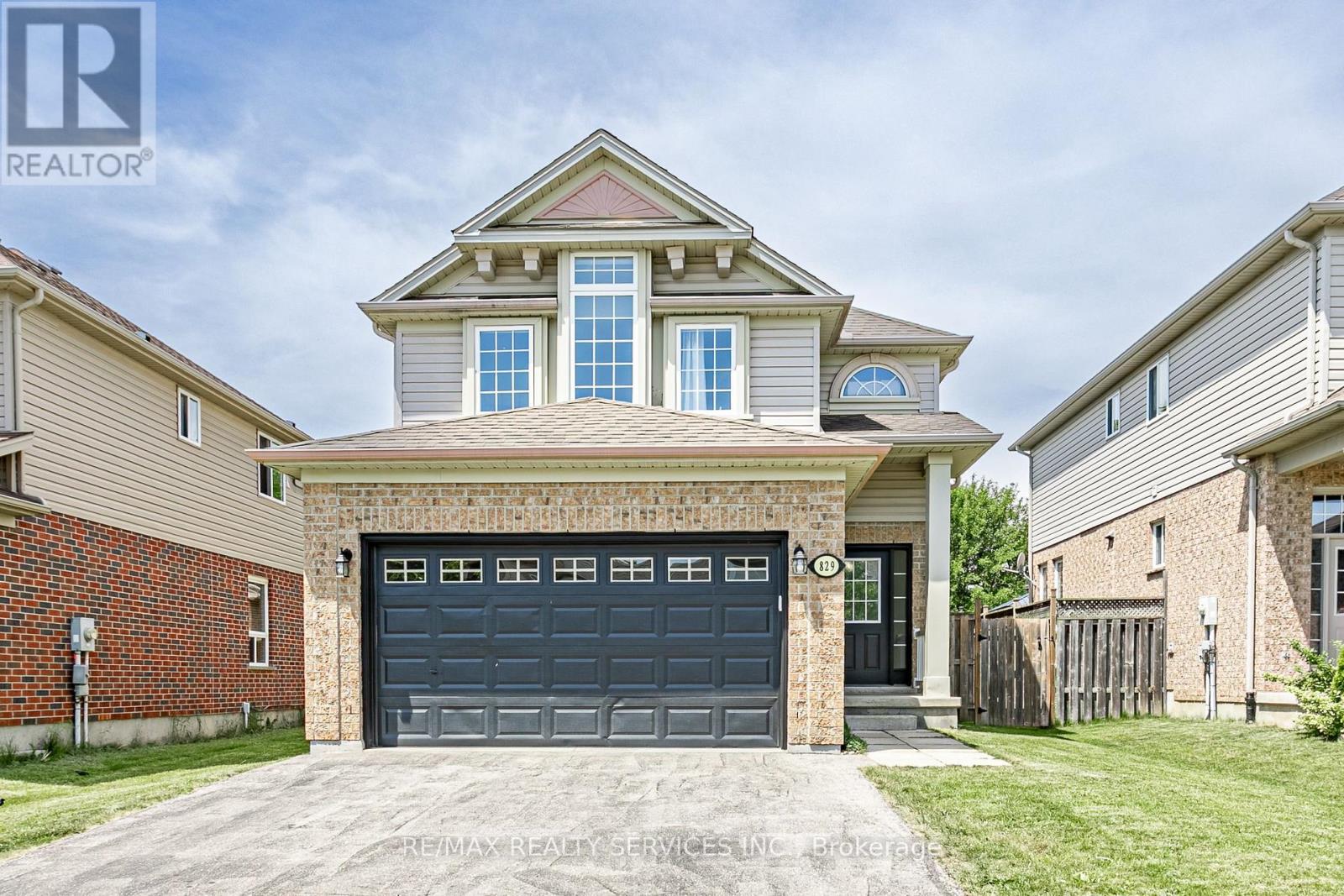Detached at 829 OAKCROSSING ROAD, London North (North M)