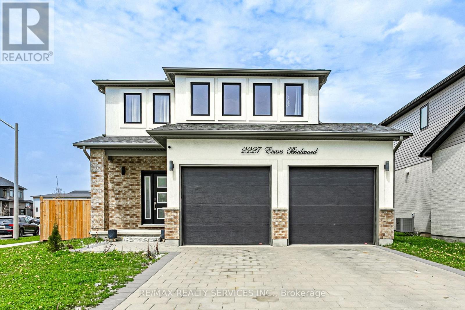 Detached at 2227 EVANS BOULEVARD, London South (South U)