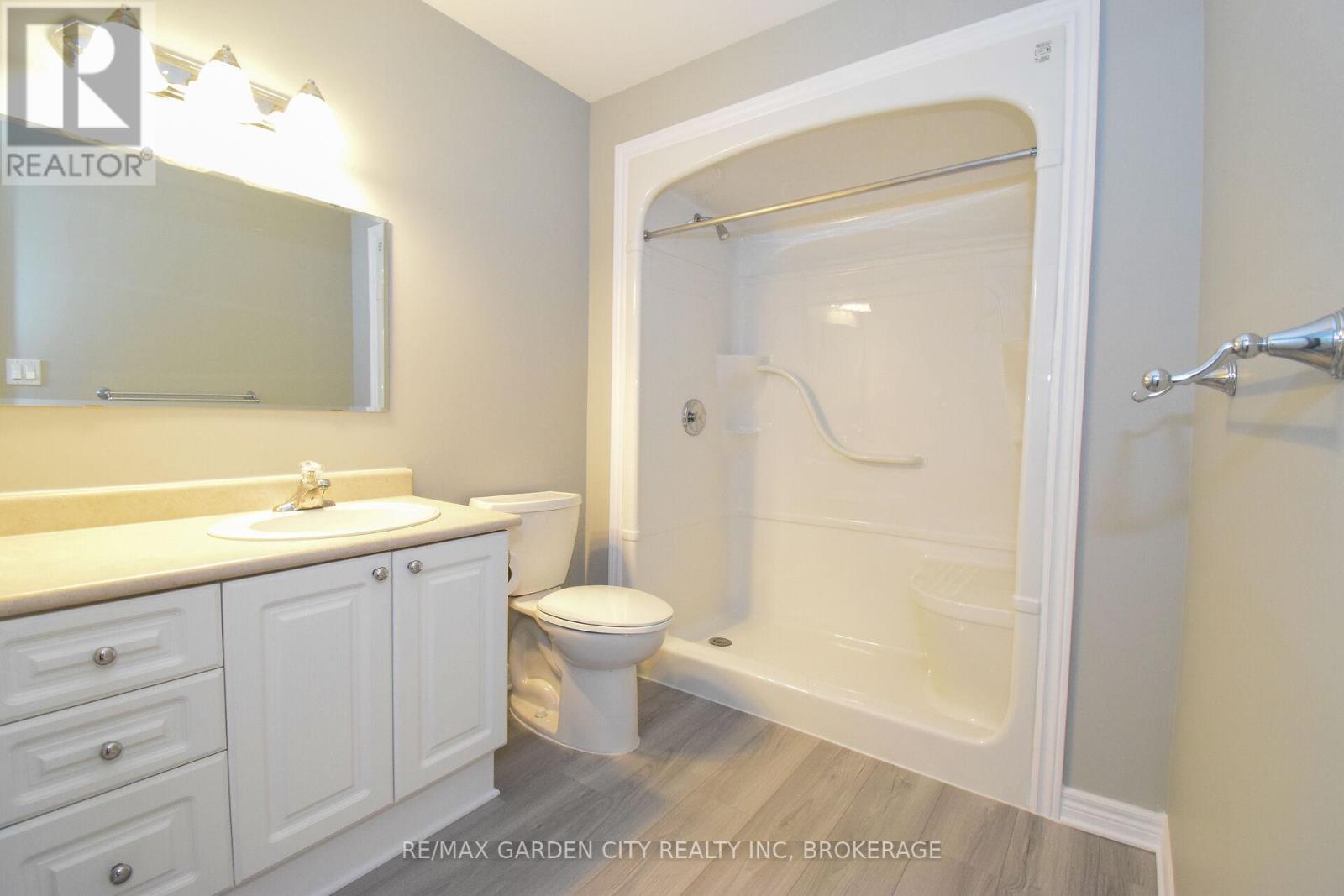 Townhouse at 11 - 162 FIRST STREET, Welland