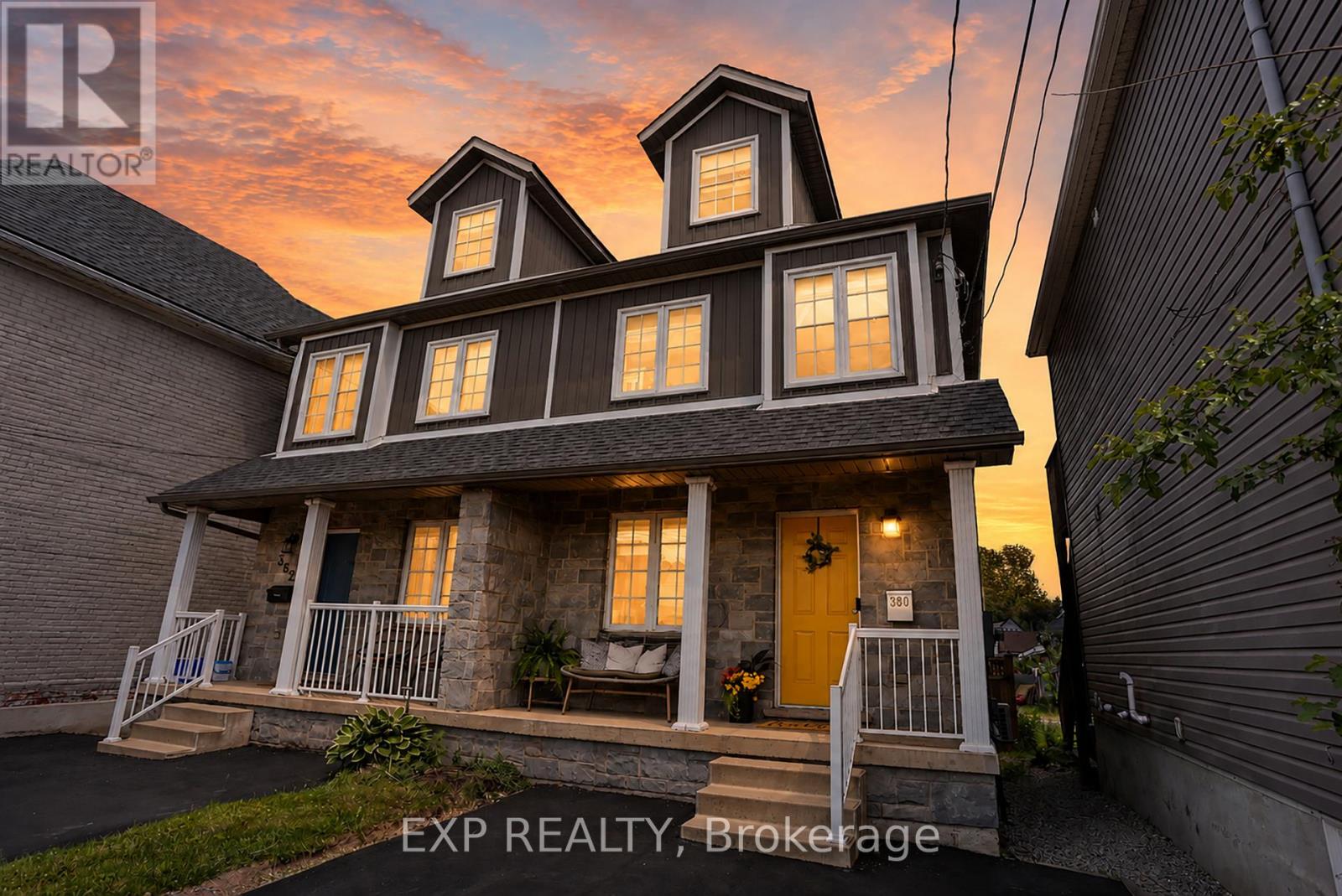 Semi-Detached/Link at 360 JOHN STREET N, Hamilton