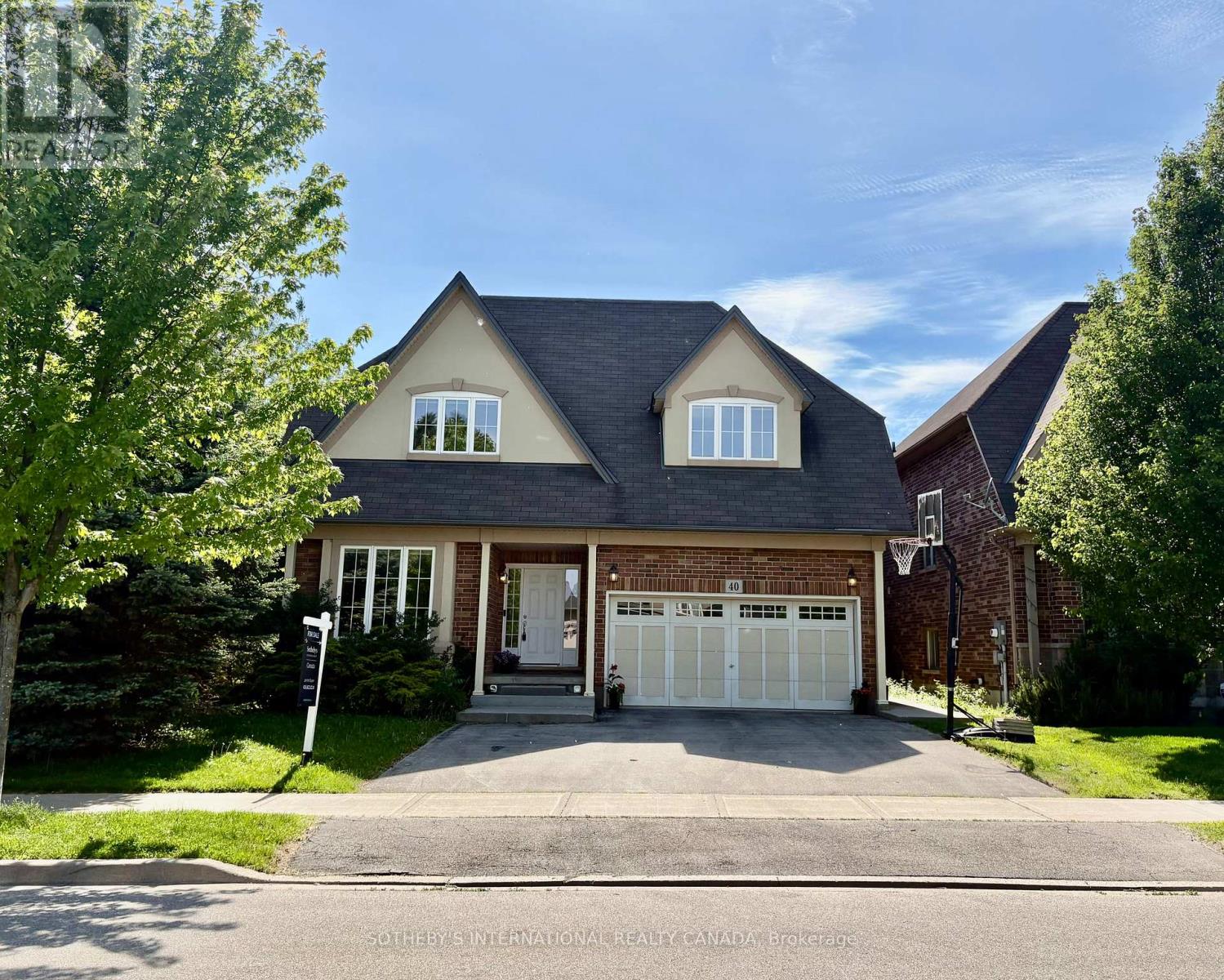 Detached at 40 MAPLEVALE DRIVE, Hamilton (Ancaster)