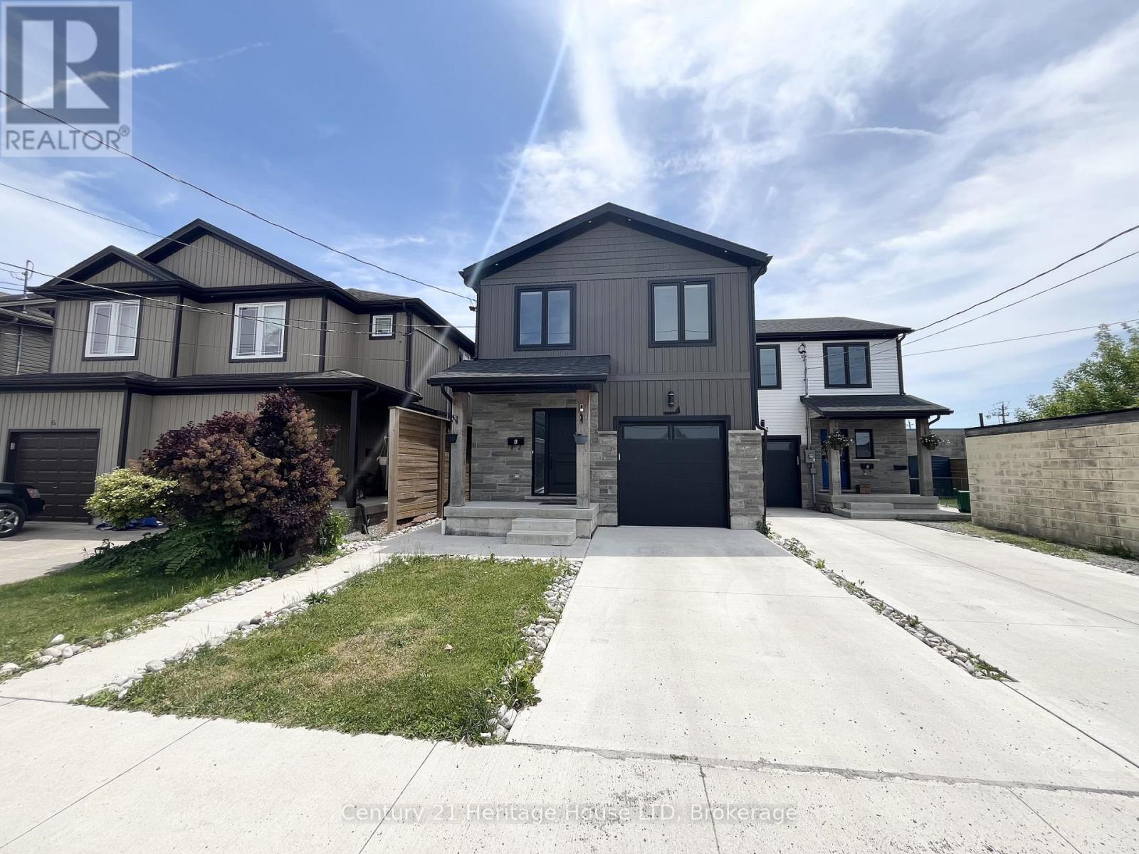 Semi-Detached/Link at 4 KESWICK STREET, St. Catharines (Secord Woods)