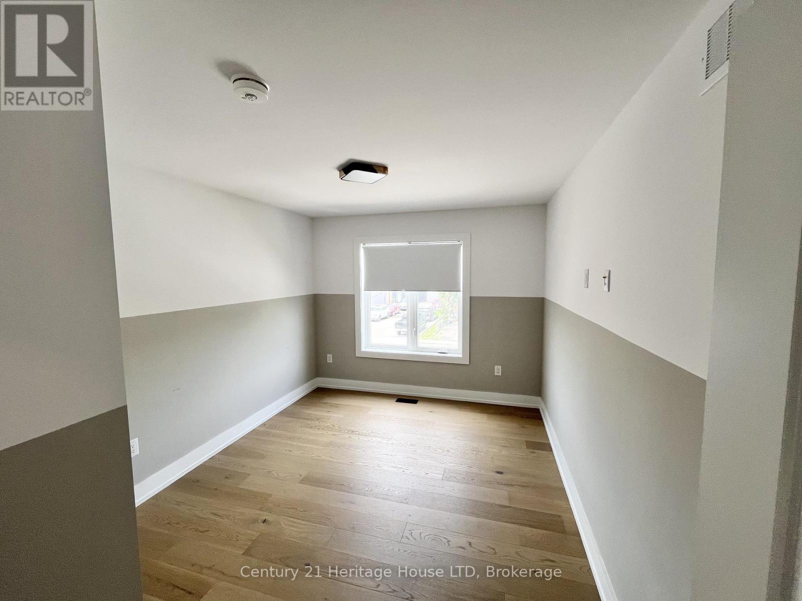 Semi-Detached/Link at 4 KESWICK STREET, St. Catharines
