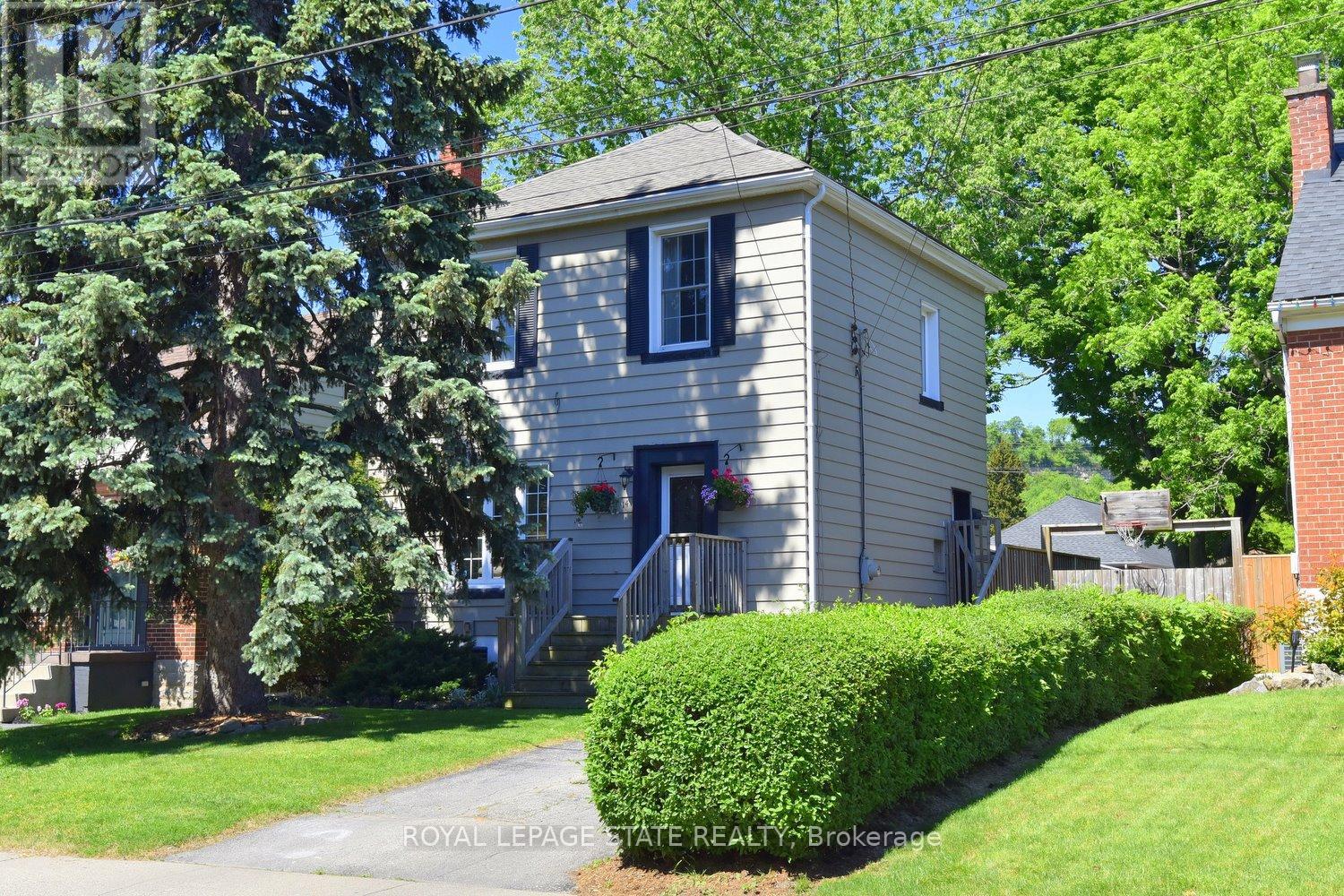 Detached at 14 LYDIA STREET, Hamilton (Rosedale)