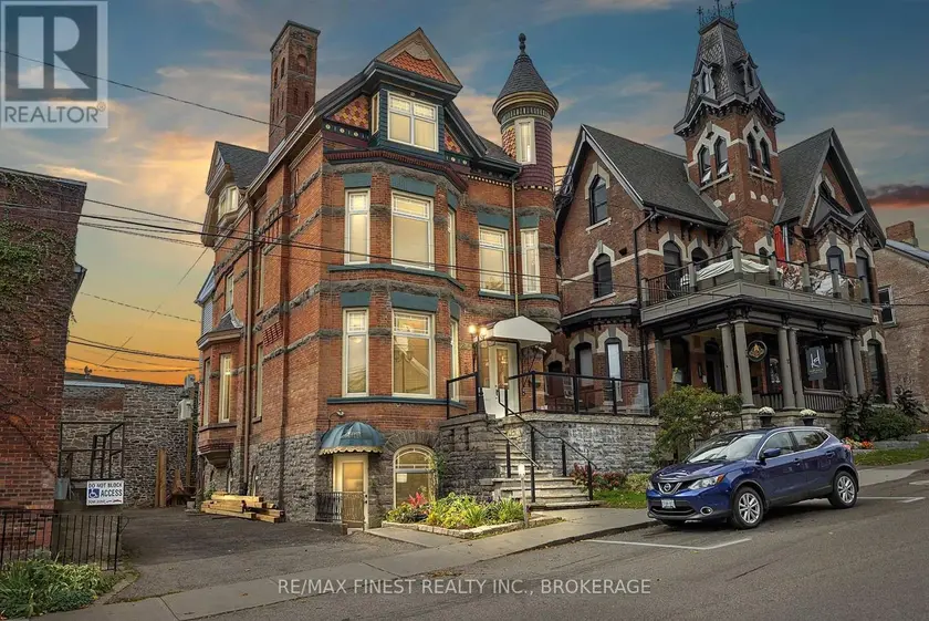 Detached at 10 VICTORIA AVENUE, Brockville