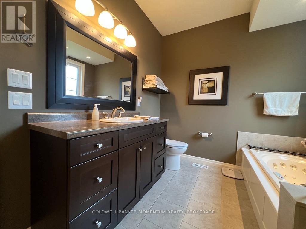 Detached at 22 JOHN STREET, St. Catharines